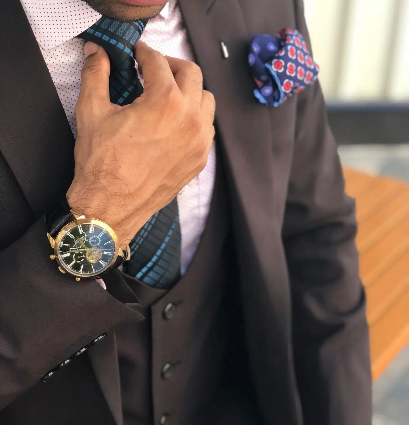 Suit jacket shoulder and lapel